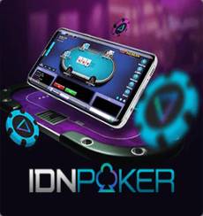 Tampilan permainan poker digital di smartphone dengan chip dan meja virtual berwarna ungu bertuliskan IDN Poker.